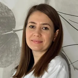 Dr. Duchi Larisa