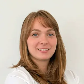 Dr. Izabella Sebestyen