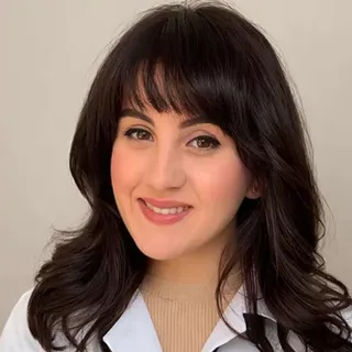 Dr. Iulia Albanese