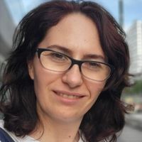 Dr. Andreea Marza