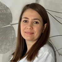 Dr. Duchi Larisa